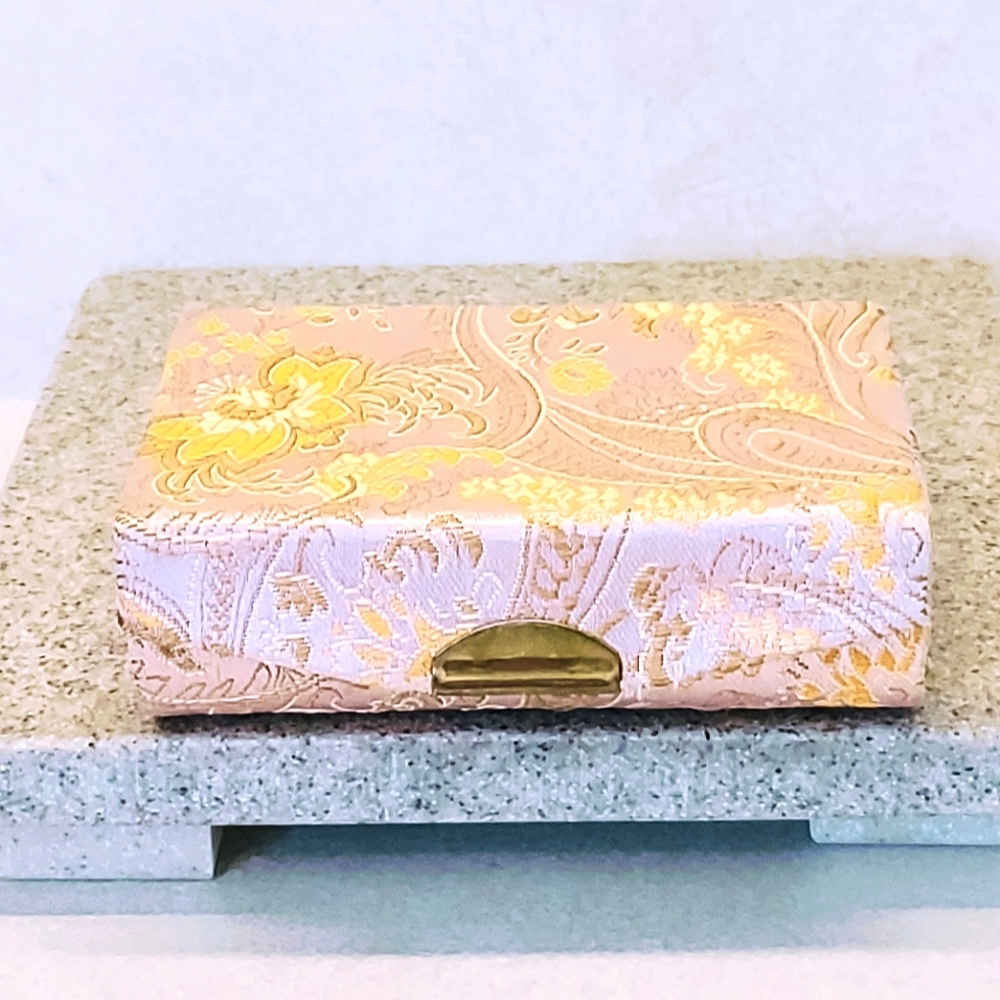 ORIENTAL GYSHA LIGHT PINK SILK VINTAGE LIPSTICK CASE WITH MIRROR